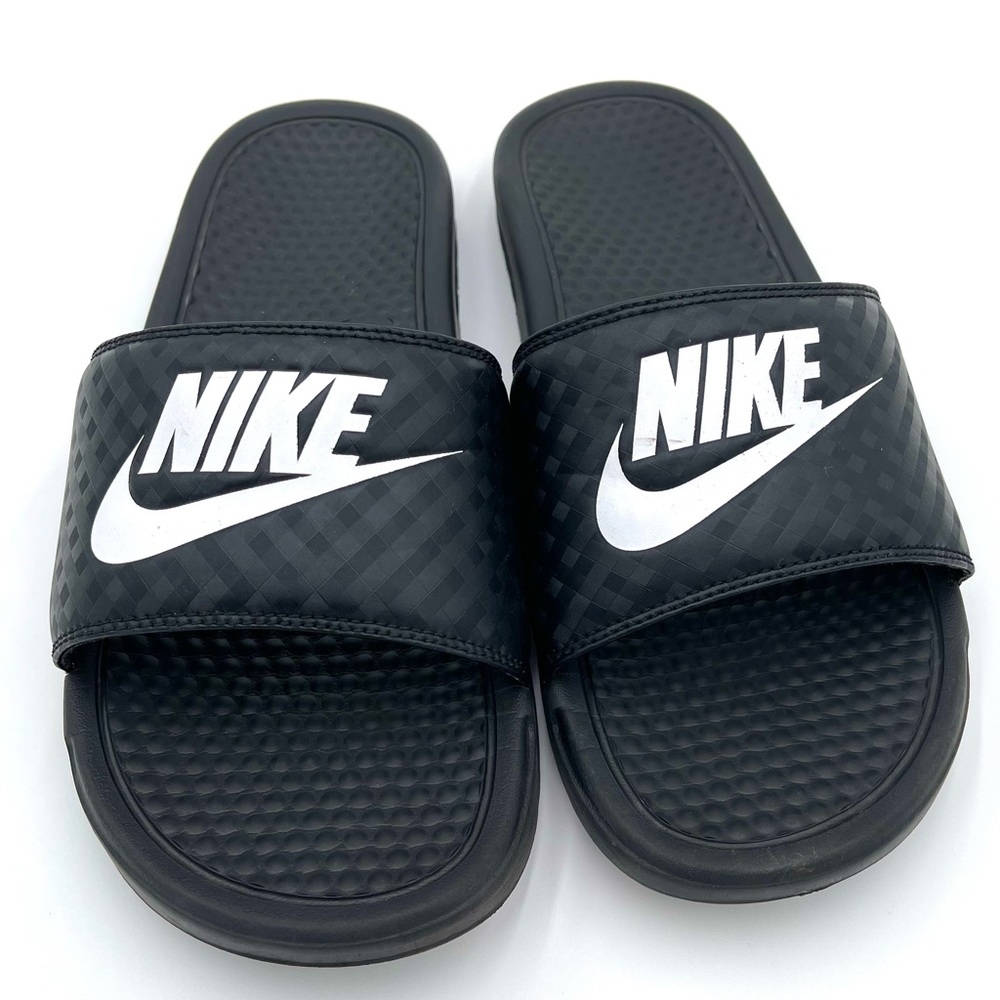 SIZE WOMENS 10 MENS 9 NIKE BENASSI SLIDE SHOES BLACK AND WHITE